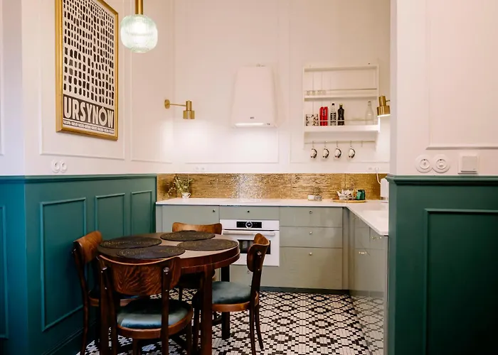 French Touch: Romantyczny Apartament W Kamienicy